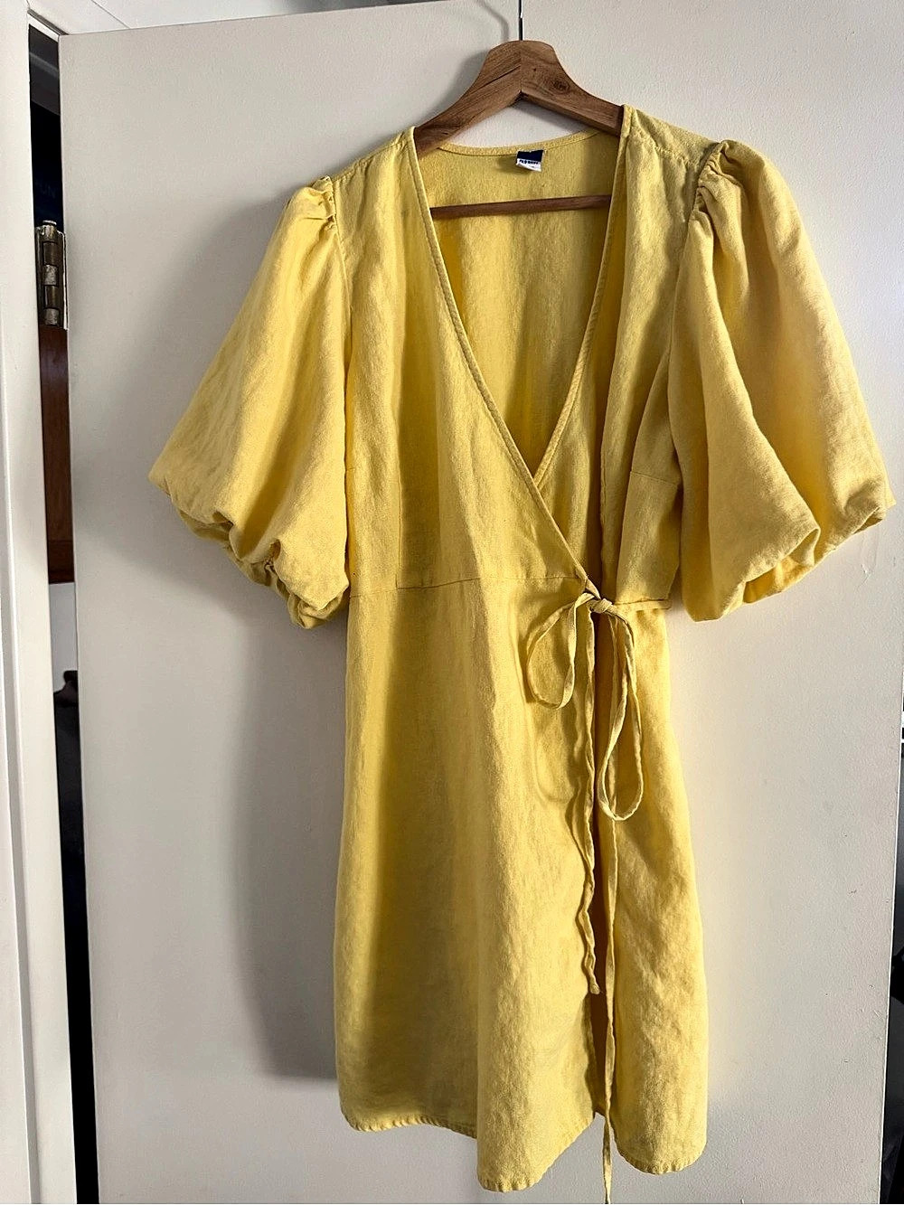 Old Navy Waist-Defined Puff-Sleeve Linen-Blend Mini Wrap Dress Yellow Large